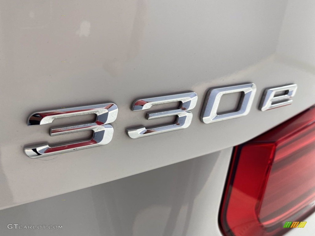 2018 3 Series 330e iPerformance Sedan - Alpine White / Black photo #11
