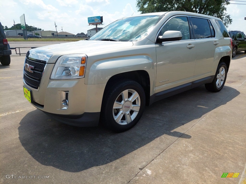 2013 Terrain SLE - Champagne Silver Metallic / Light Titanium photo #3