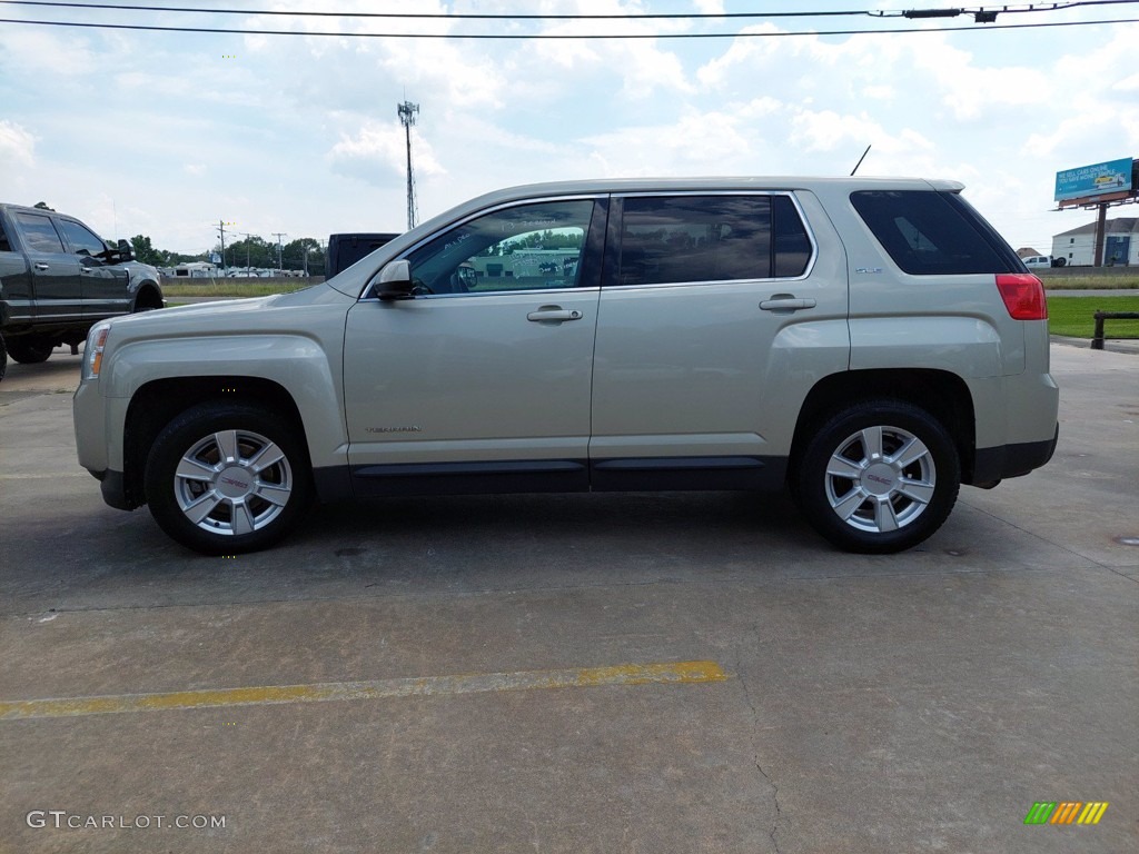 2013 Terrain SLE - Champagne Silver Metallic / Light Titanium photo #4