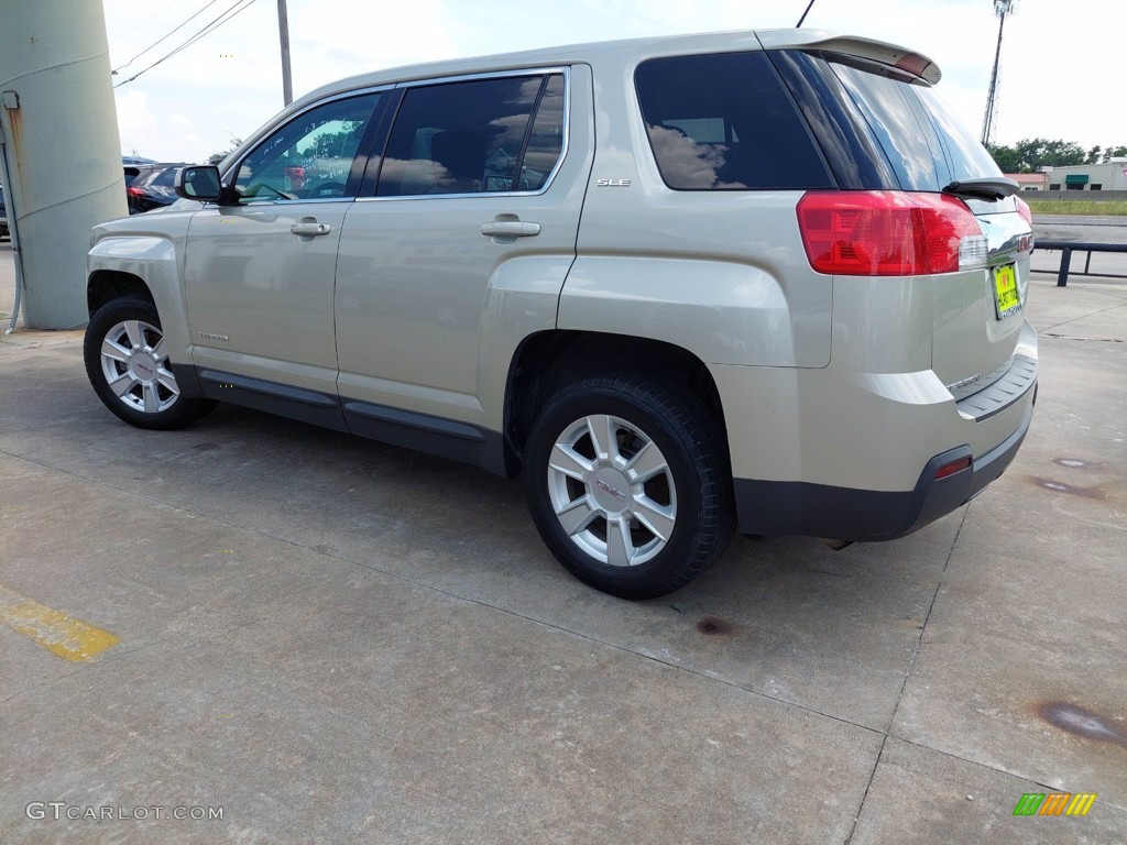 2013 Terrain SLE - Champagne Silver Metallic / Light Titanium photo #5