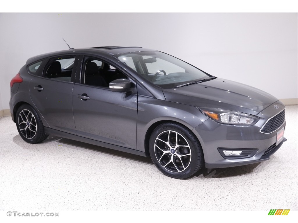 2018 Focus SEL Hatch - Magnetic / Charcoal Black photo #1