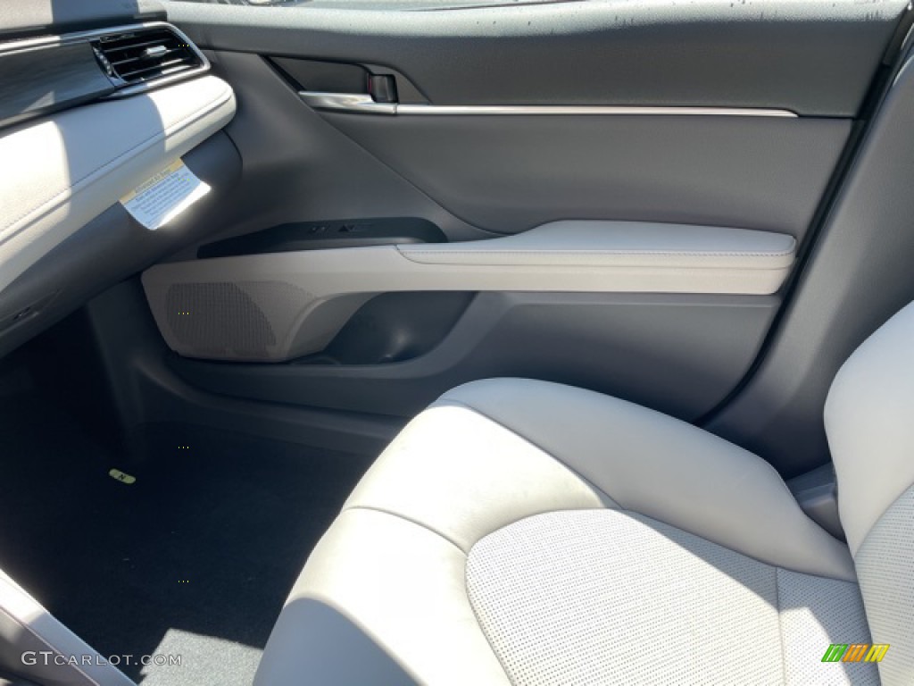 2021 Camry XLE AWD - Wind Chill Pearl / Ash photo #23