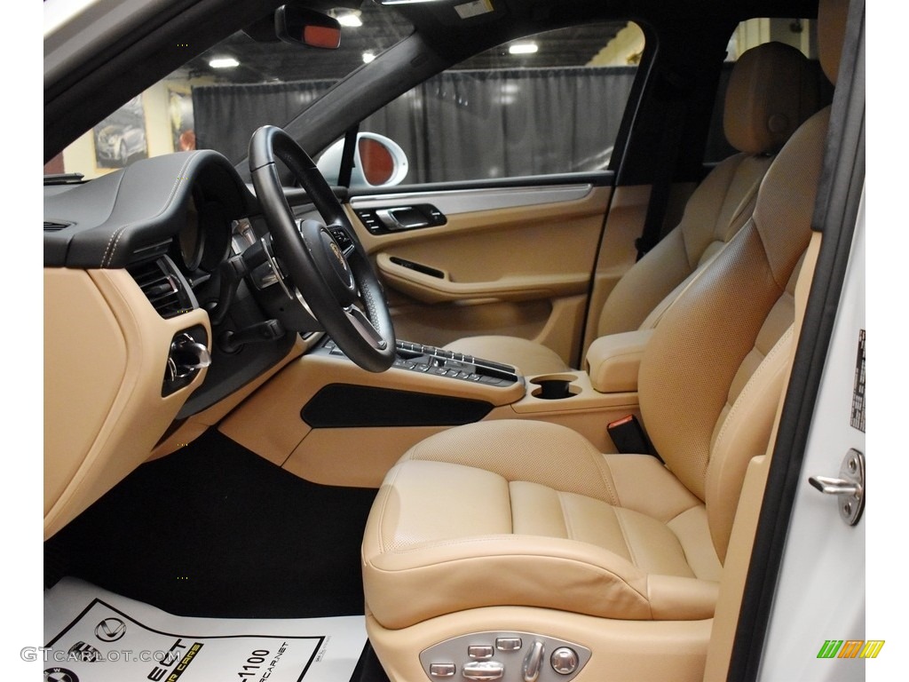 Black/Mojave Beige Interior 2020 Porsche Macan Turbo Photo #142250400