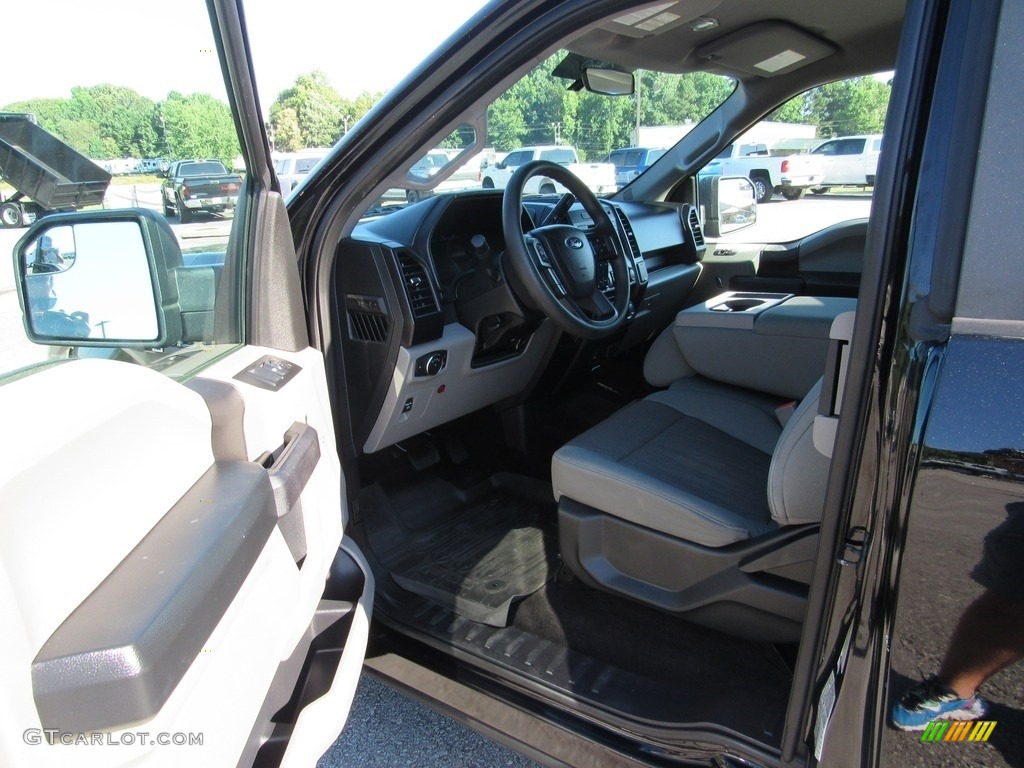 2017 F150 XL SuperCab - Shadow Black / Earth Gray photo #25