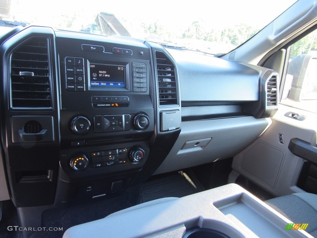 2017 F150 XL SuperCab - Shadow Black / Earth Gray photo #33