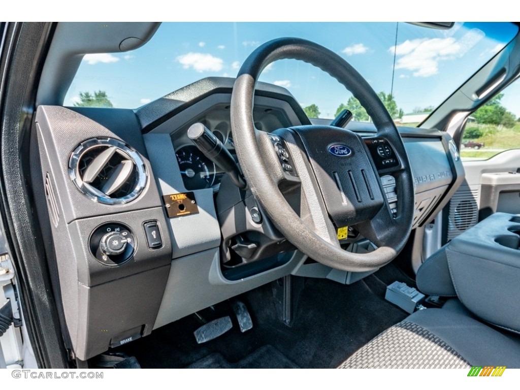 2014 F350 Super Duty King Ranch Crew Cab 4x4 - Oxford White / Steel photo #21