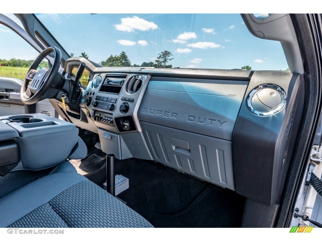 2014 F350 Super Duty King Ranch Crew Cab 4x4 - Oxford White / Steel photo #31