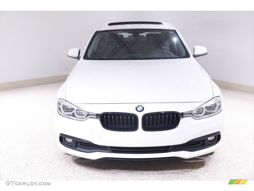 2018 3 Series 320i xDrive Sedan - Alpine White / Black photo #2