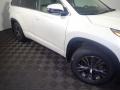 2016 Blizzard Pearl Toyota Highlander XLE  photo #6