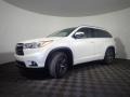 2016 Blizzard Pearl Toyota Highlander XLE  photo #10