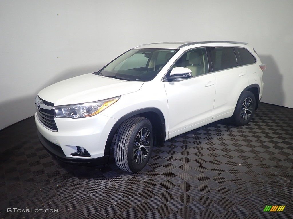 2016 Highlander XLE - Blizzard Pearl / Almond photo #11