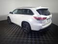 2016 Blizzard Pearl Toyota Highlander XLE  photo #14