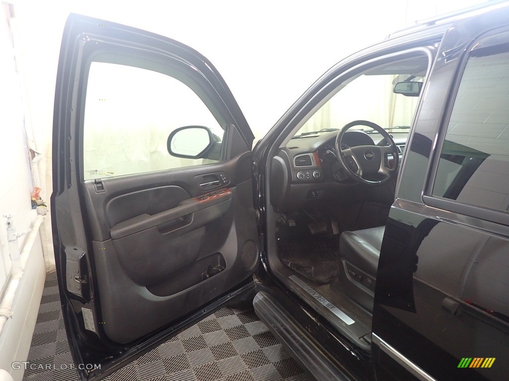 2012 Avalanche LTZ 4x4 - Black / Ebony photo #18