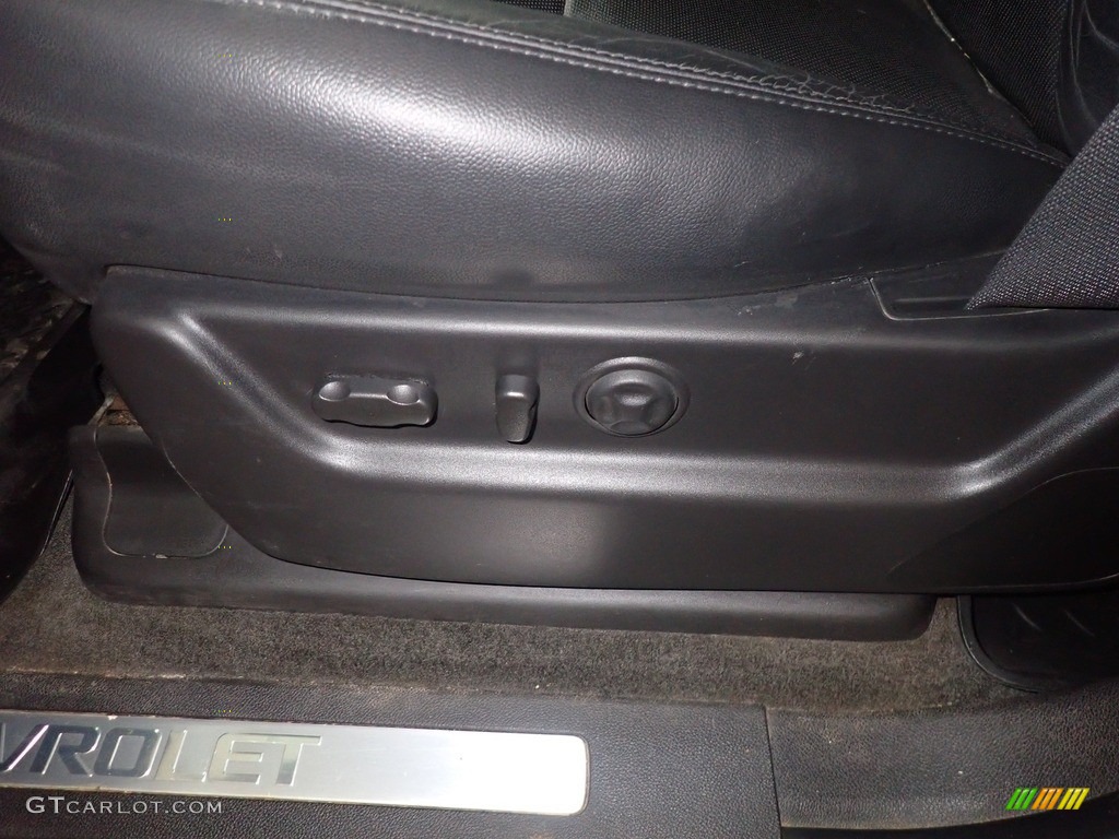 2012 Avalanche LTZ 4x4 - Black / Ebony photo #21
