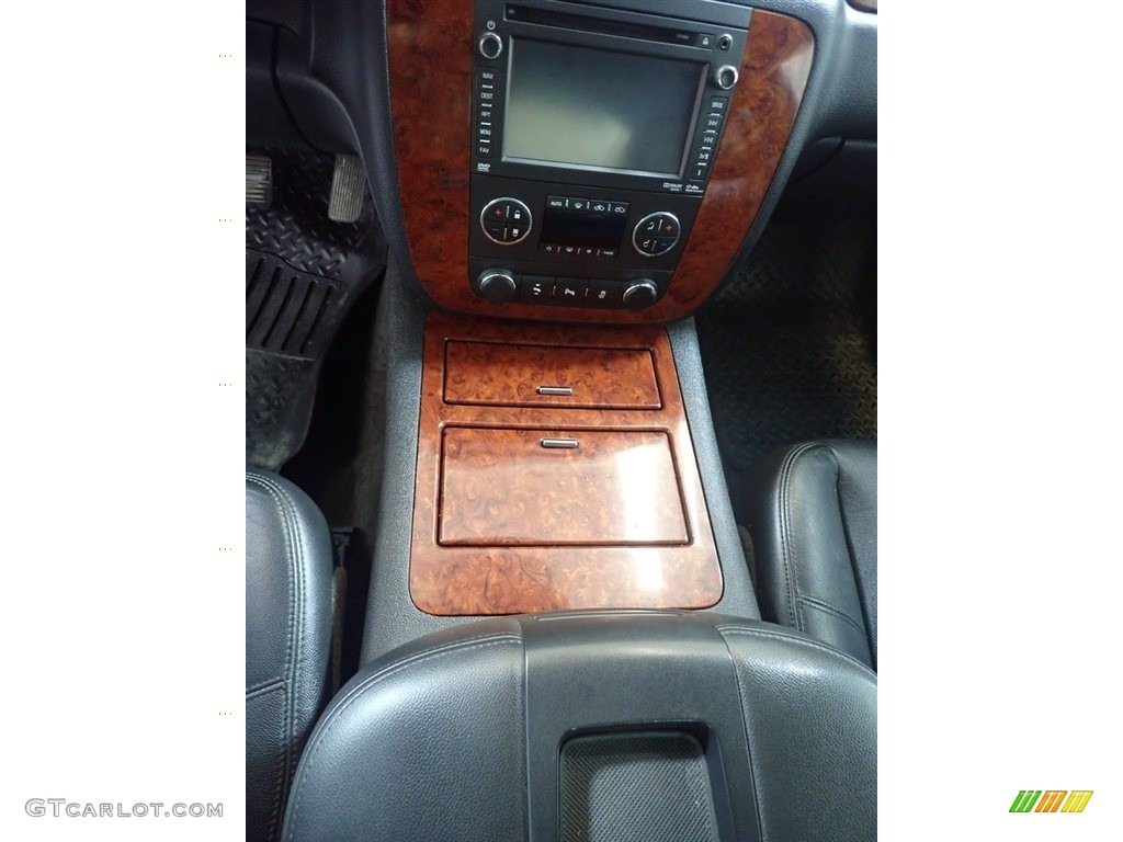 2012 Avalanche LTZ 4x4 - Black / Ebony photo #30
