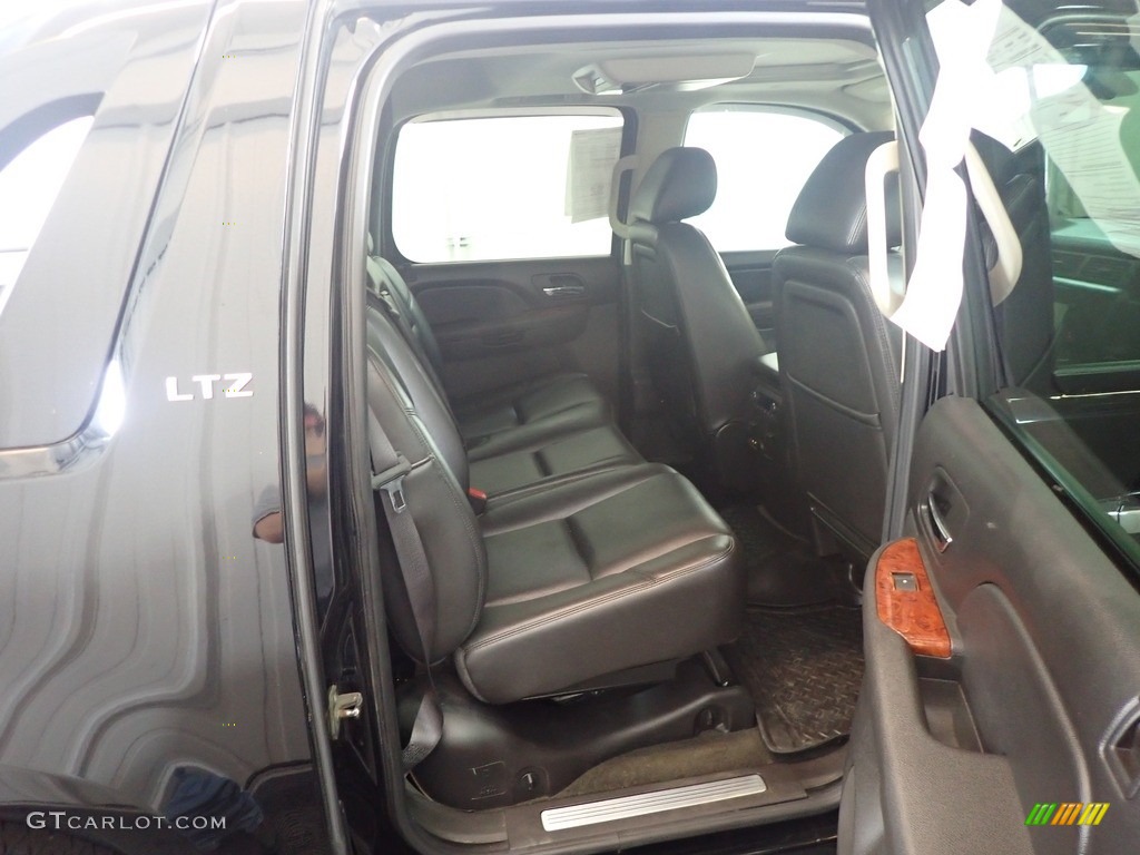 2012 Avalanche LTZ 4x4 - Black / Ebony photo #35