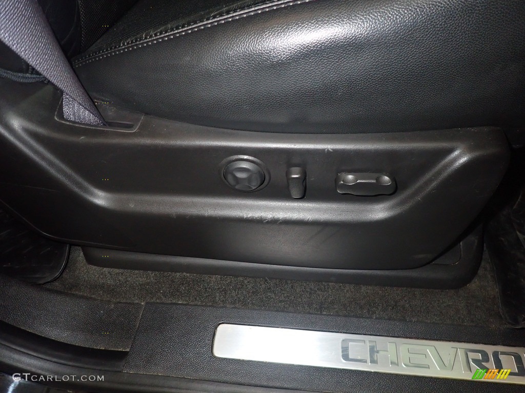 2012 Avalanche LTZ 4x4 - Black / Ebony photo #38