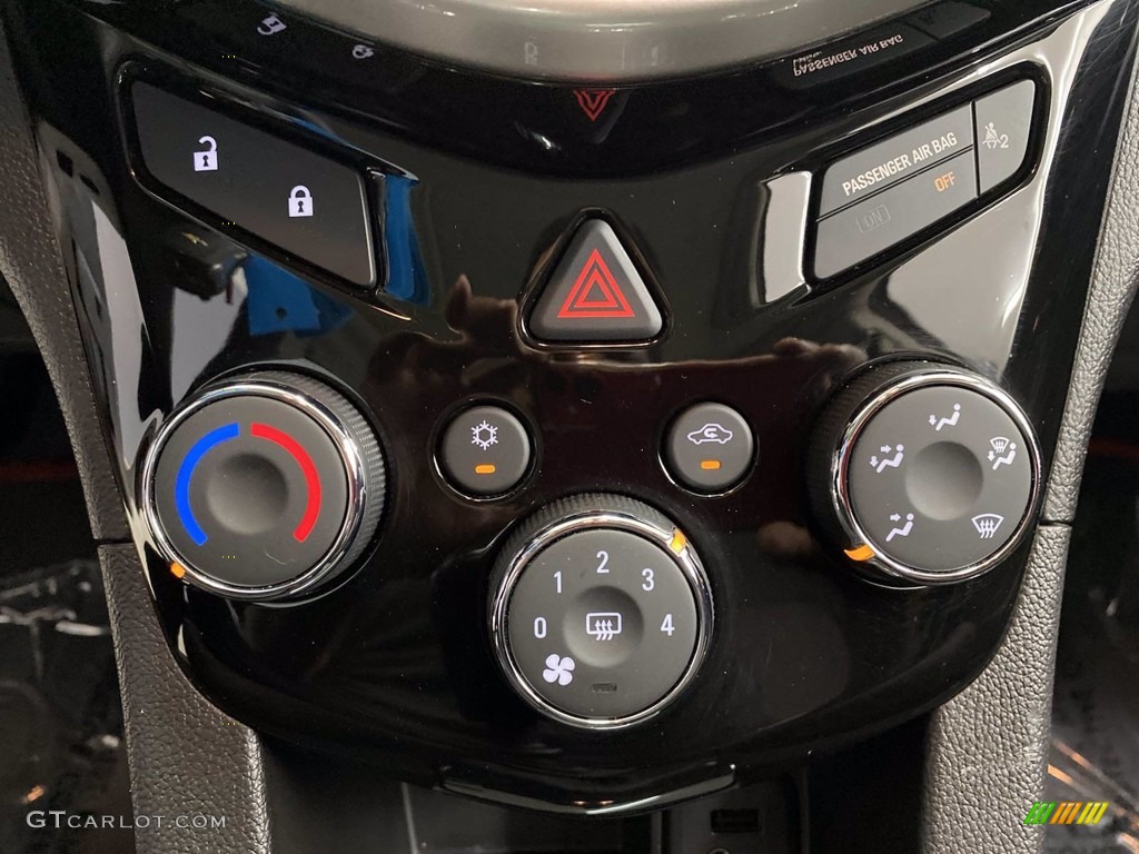 2018 Chevrolet Sonic LT Hatchback Controls Photos
