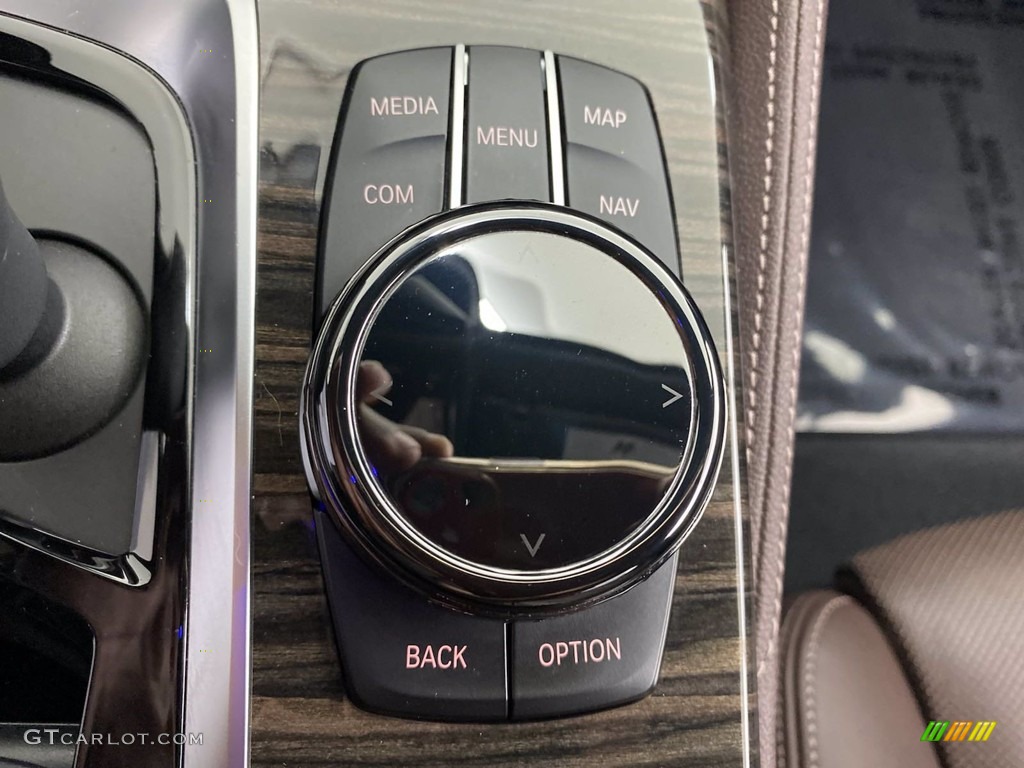 2018 BMW 5 Series M550i xDrive Sedan Controls Photo #142275928
