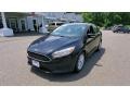 Shadow Black - Focus SE Sedan Photo No. 3