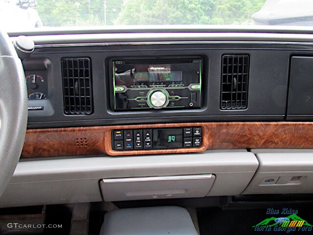 1996 Buick Park Avenue Standard Park Avenue Model Controls Photos