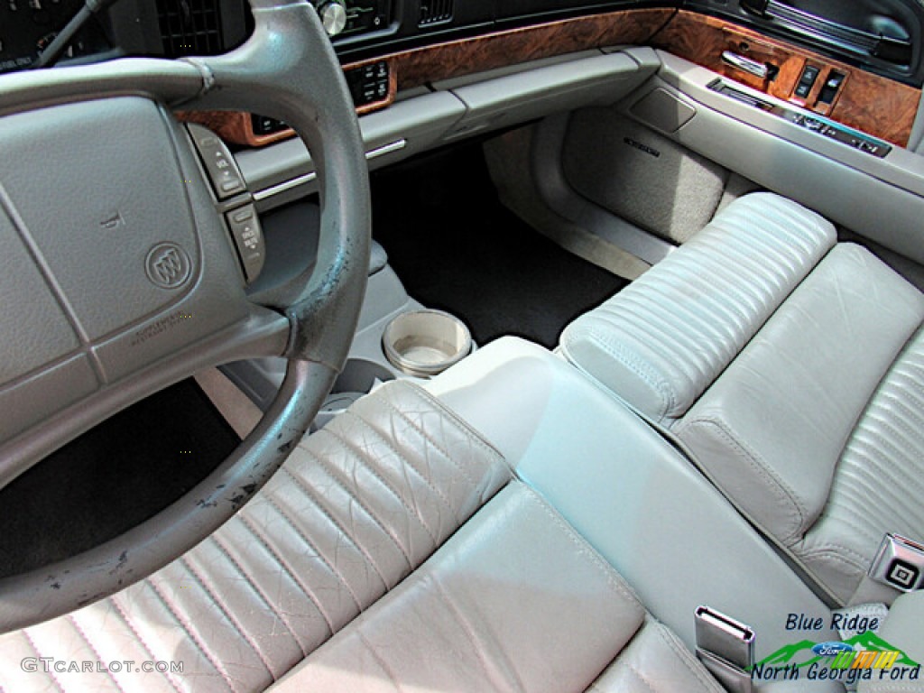 1996 Park Avenue  - Bright White / Gray photo #17