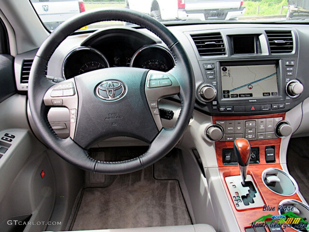 2010 Toyota Highlander Limited Controls Photo #142281032