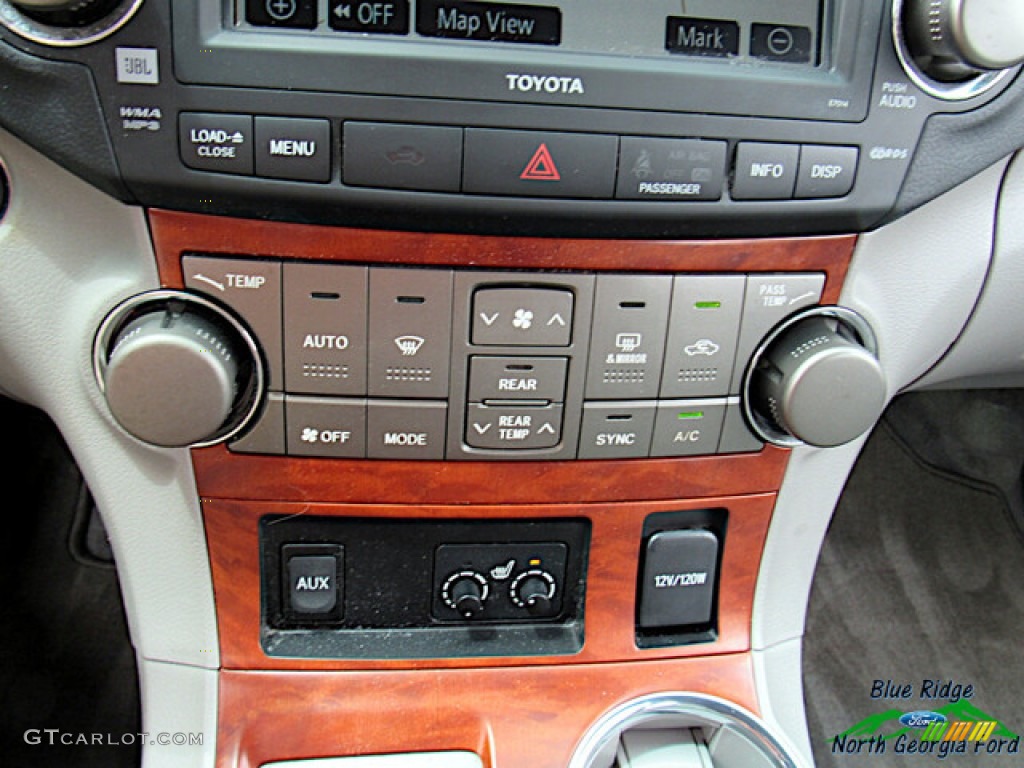 2010 Toyota Highlander Limited Controls Photo #142281190