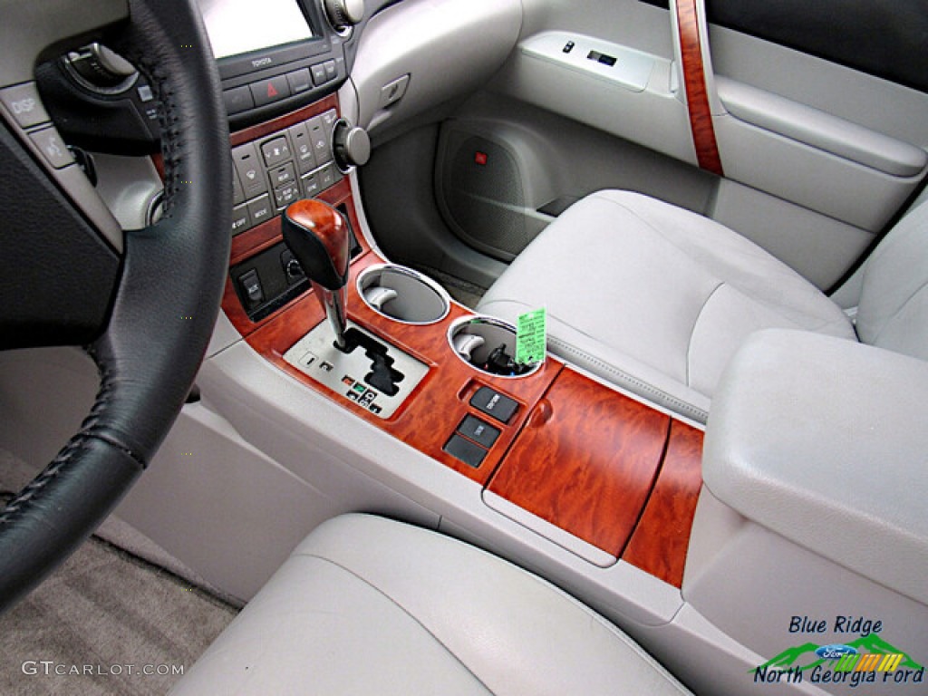 2010 Toyota Highlander Limited Controls Photos