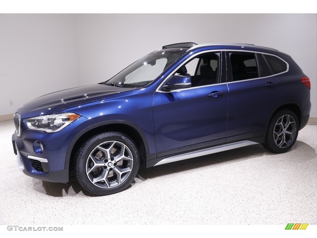 2018 X1 xDrive28i - Mediterranean Blue Metallic / Black photo #3