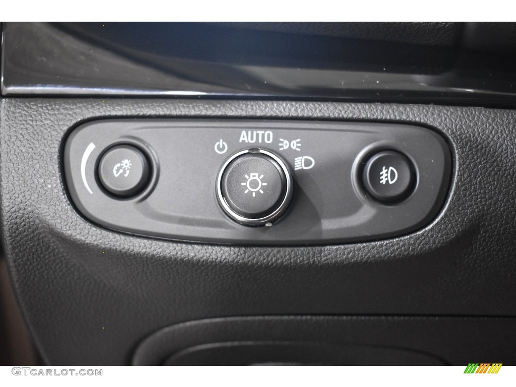 2018 Buick Encore Essence Controls Photo #142284316