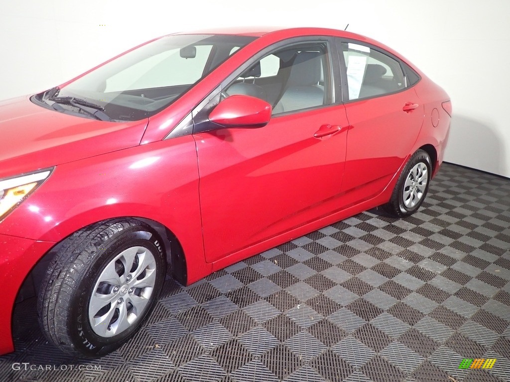 2016 Accent SE Sedan - Boston Red / Gray photo #9