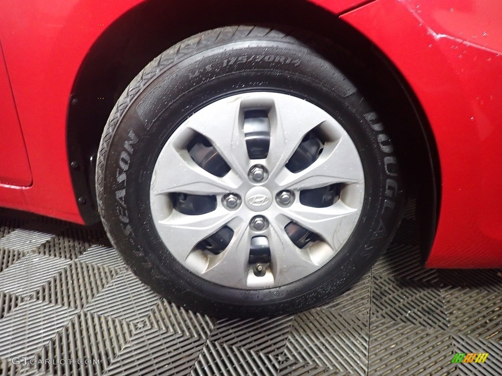 2016 Accent SE Sedan - Boston Red / Gray photo #36