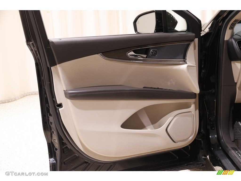 2017 Lincoln MKX Reserve AWD Door Panel Photos