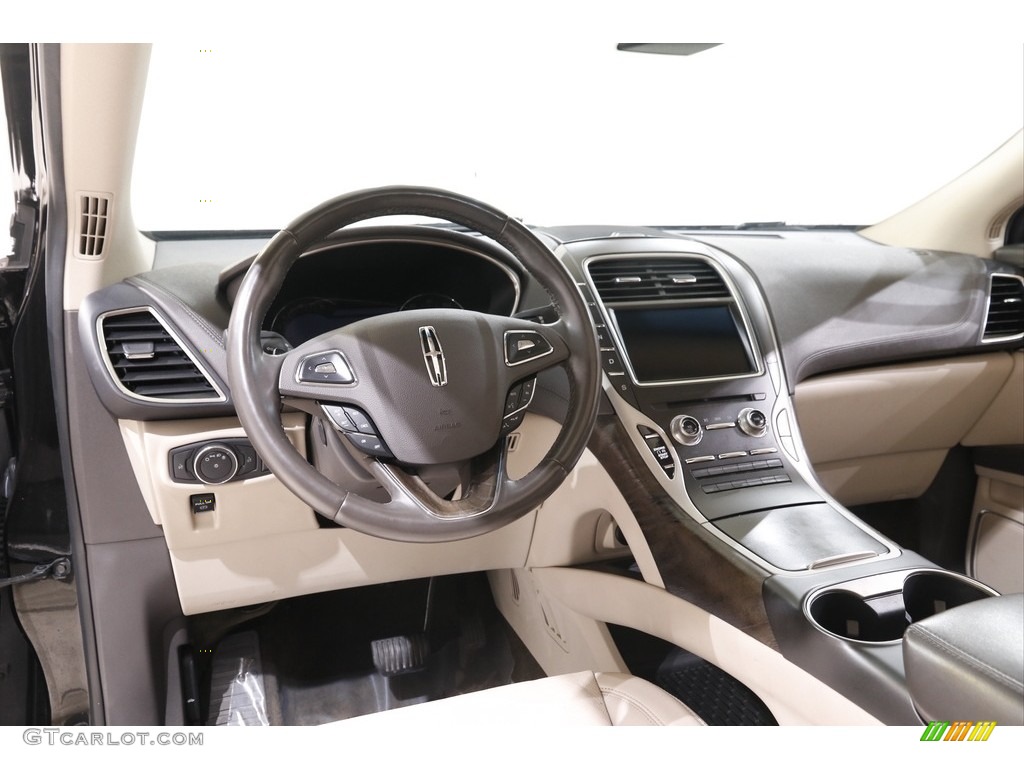 2017 Lincoln MKX Reserve AWD Dashboard Photos
