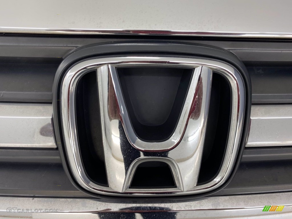 2018 Pilot EX-L - Lunar Silver Metallic / Gray photo #8