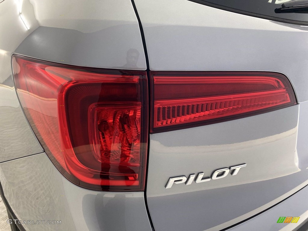 2018 Pilot EX-L - Lunar Silver Metallic / Gray photo #9