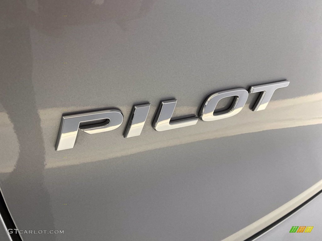 2018 Pilot EX-L - Lunar Silver Metallic / Gray photo #11