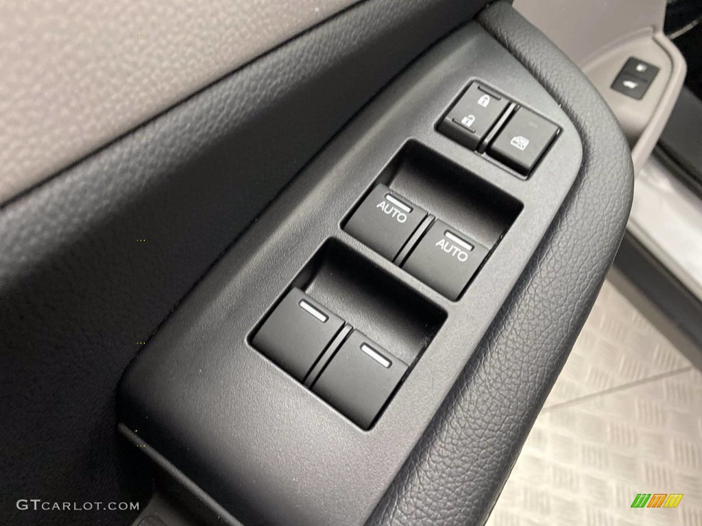 2018 Pilot EX-L - Lunar Silver Metallic / Gray photo #14