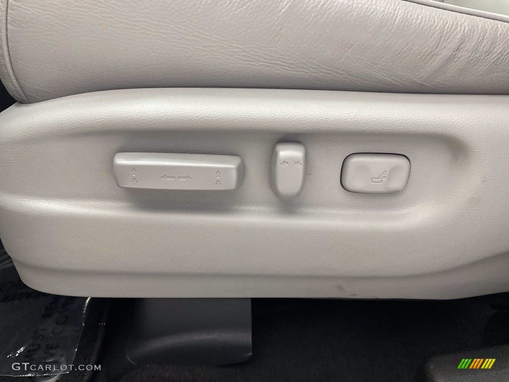 2018 Pilot EX-L - Lunar Silver Metallic / Gray photo #15