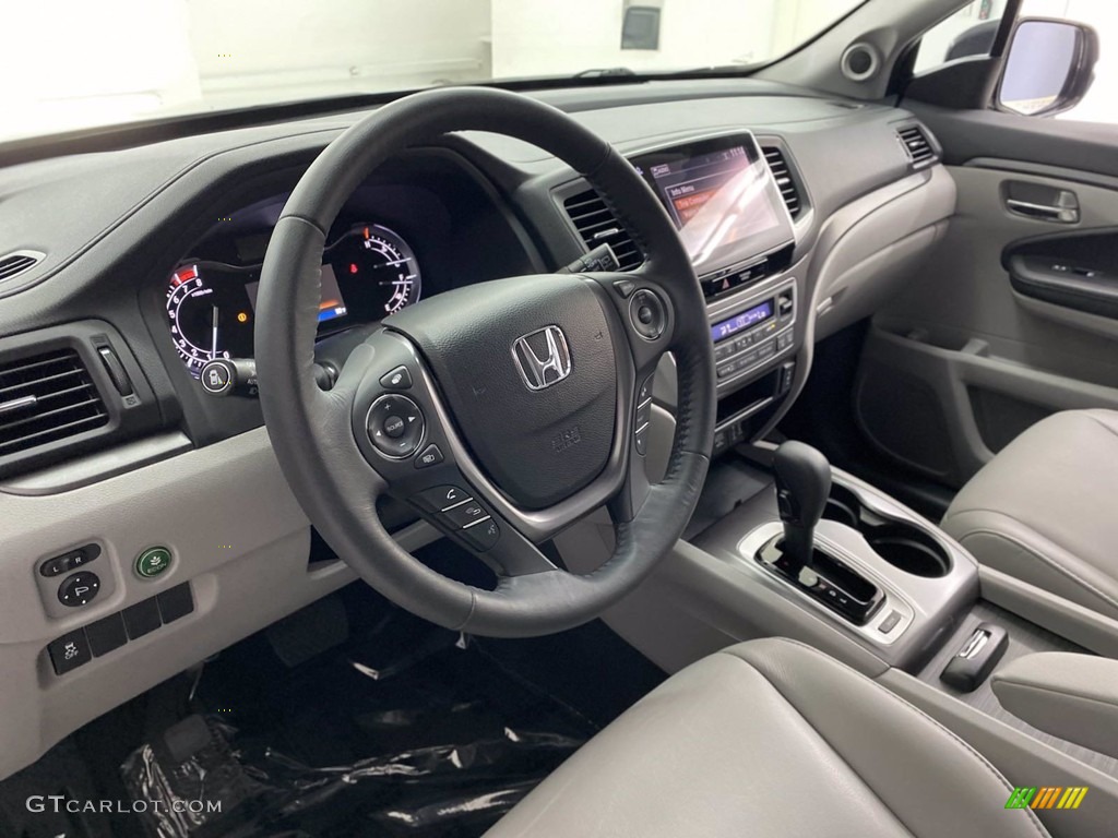 2018 Pilot EX-L - Lunar Silver Metallic / Gray photo #16