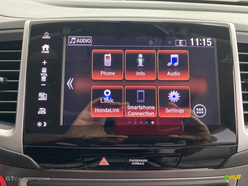 2018 Pilot EX-L - Lunar Silver Metallic / Gray photo #23