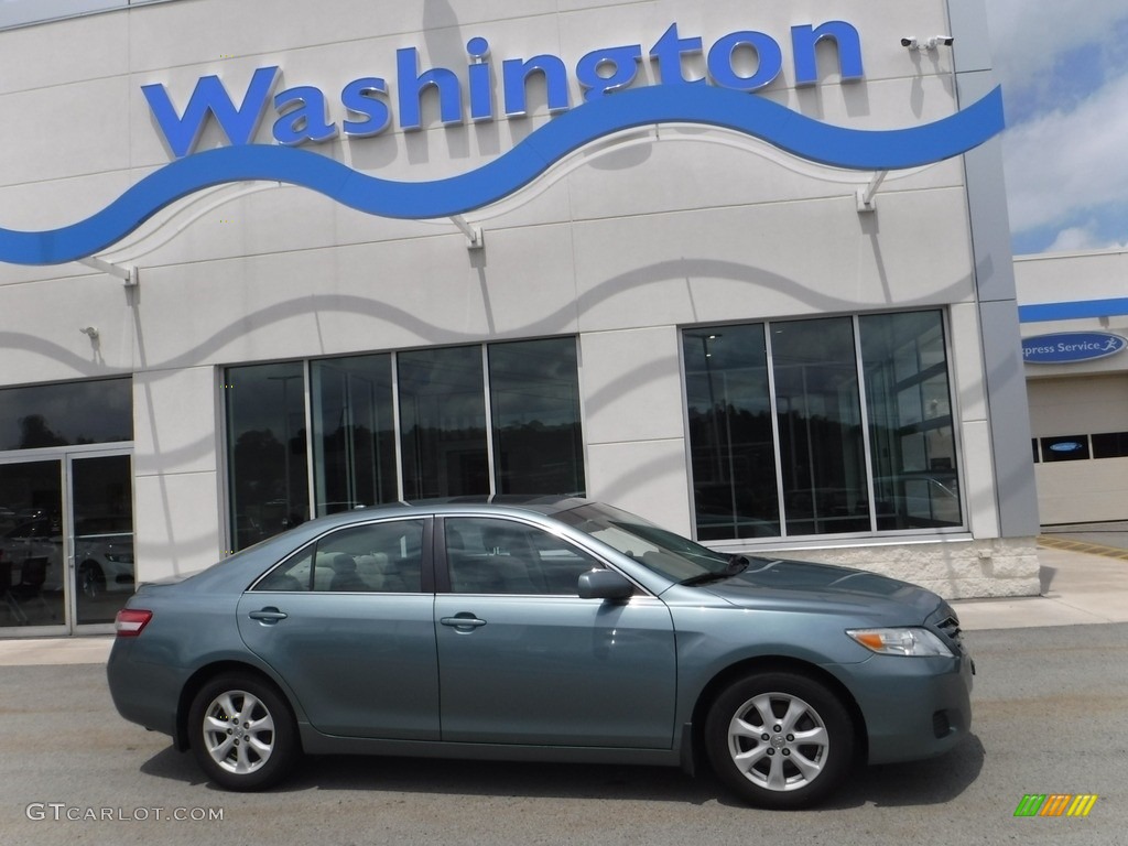 2011 Camry LE - Aloe Green Metallic / Bisque photo #2