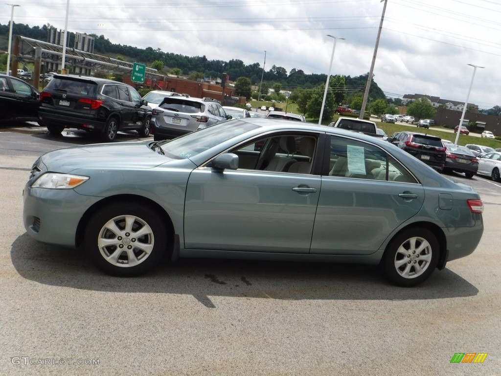 2011 Camry LE - Aloe Green Metallic / Bisque photo #7