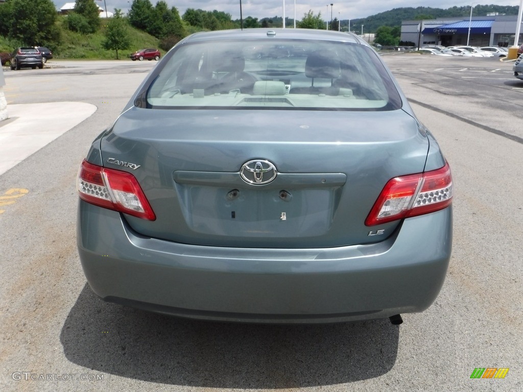 2011 Camry LE - Aloe Green Metallic / Bisque photo #9