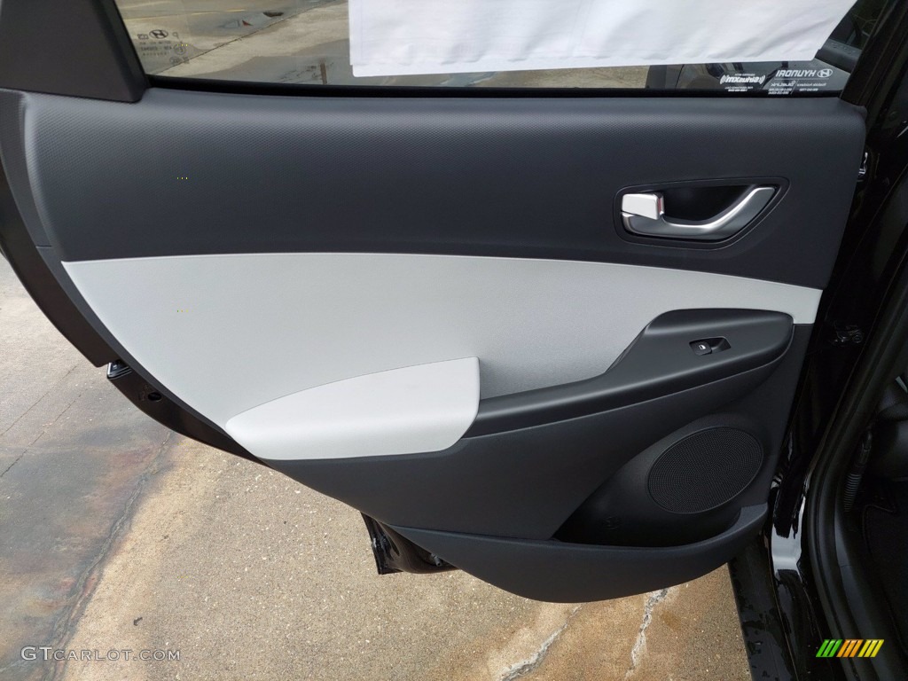2022 Hyundai Kona SEL Gray/Black Door Panel Photo #142303595