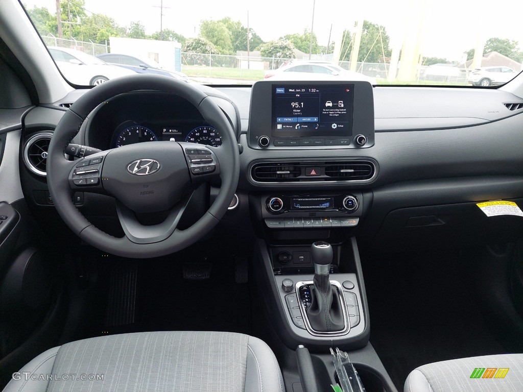 2022 Hyundai Kona SEL Gray/Black Dashboard Photo #142303643