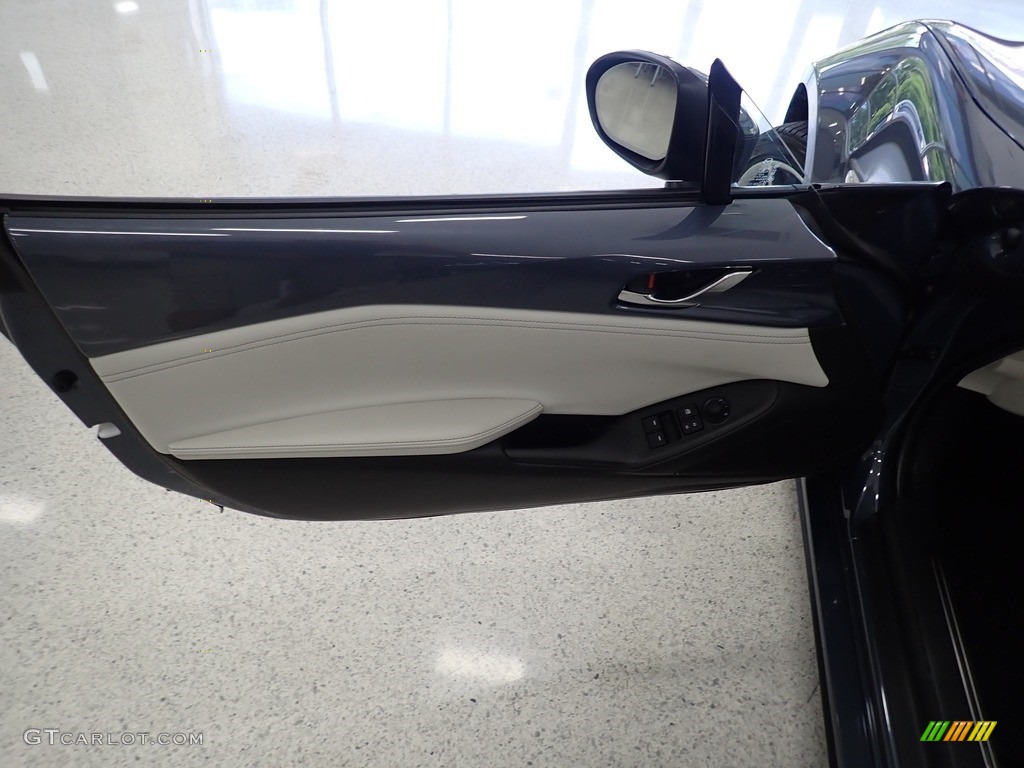 2021 Mazda MX-5 Miata RF Grand Touring White Door Panel Photo #142312542