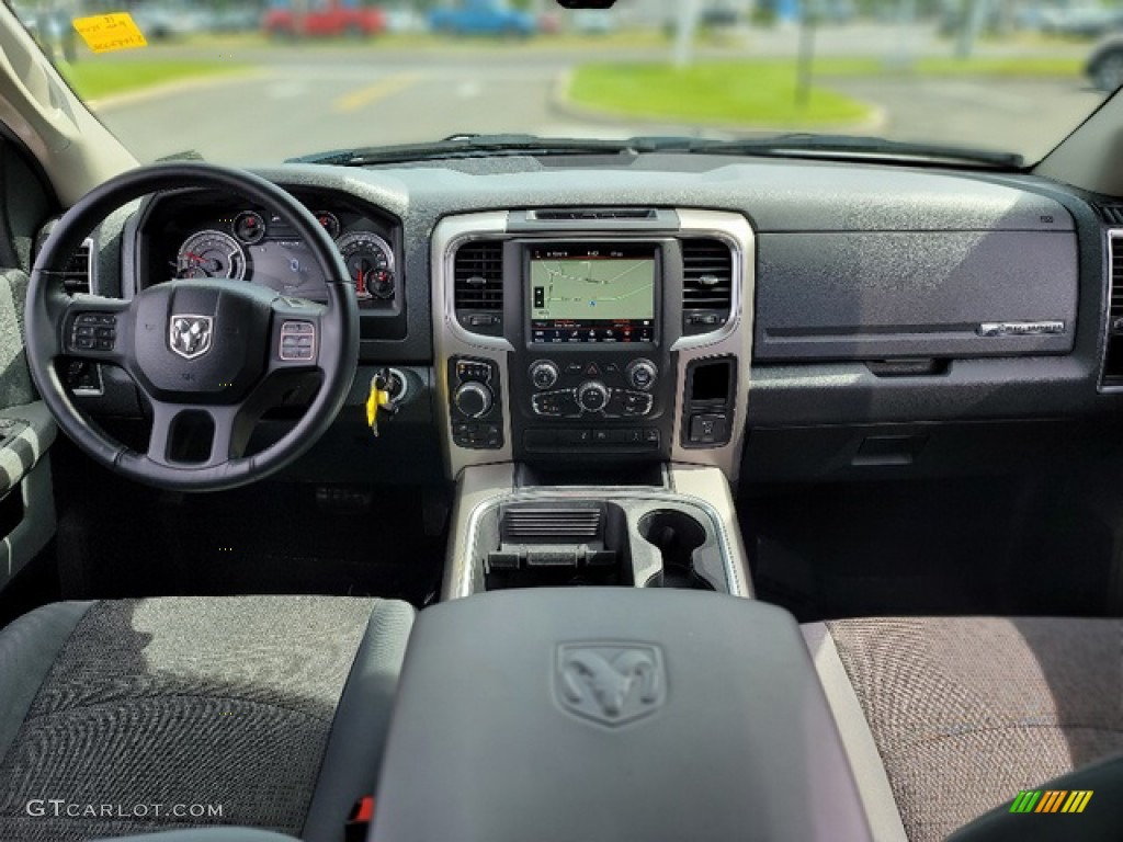 2018 1500 Big Horn Crew Cab 4x4 - Bright White / Black/Diesel Gray photo #4