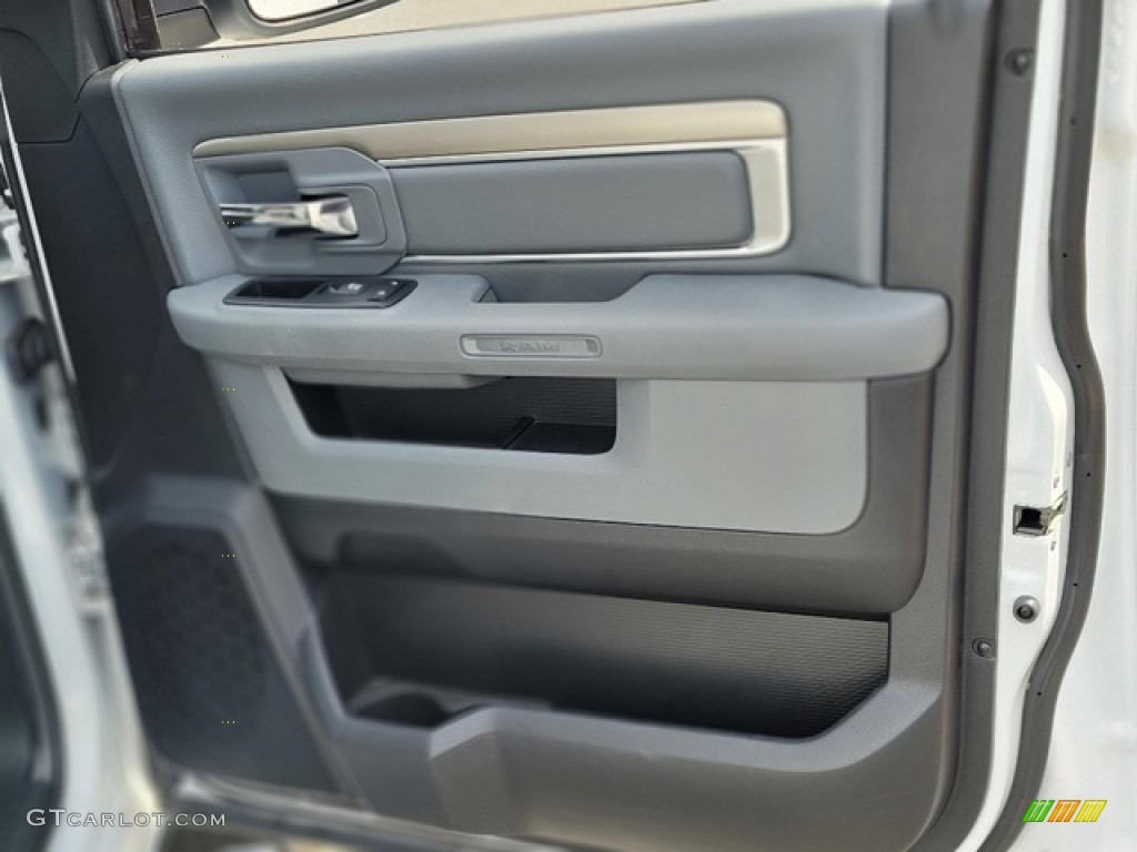 2018 1500 Big Horn Crew Cab 4x4 - Bright White / Black/Diesel Gray photo #18